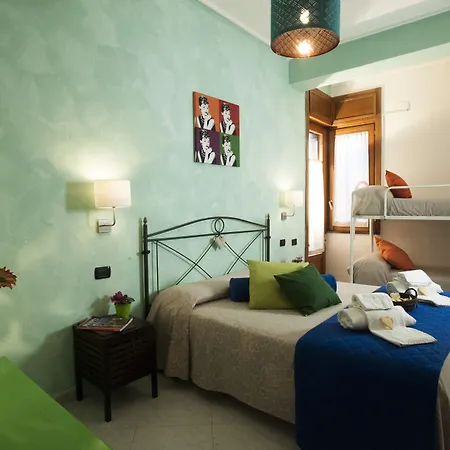 Elena לינה וארוחת בוקר